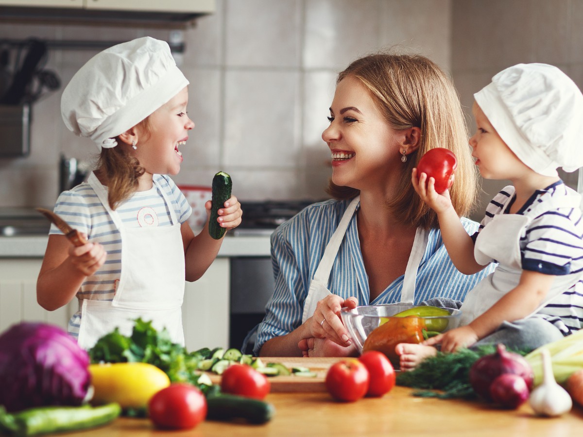 איך נגרום לילדים שלנו לאכול בריא